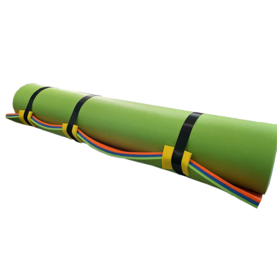 Ukuran Disesuaikan Warna Water Mat Floating Pad 3 Lapisan Tear Resistant XPE Foam dengan Elastic Bungee Tether Floating Mat