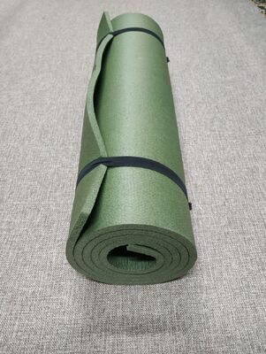 Matras Tidur Busa Gaya Militer Kamuflase Karemat Tahan Air Portabel dengan Tali untuk Berkemah, Mendaki, dan Backpacking