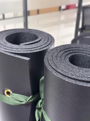 Kasur Camping Tahan Air Portabel Alas Udara Nyaman Berbantalan Dilengkapi Tali yang Dapat Disesuaikan Cocok untuk Perjalanan Mendaki Gunung di Luar Ruangan