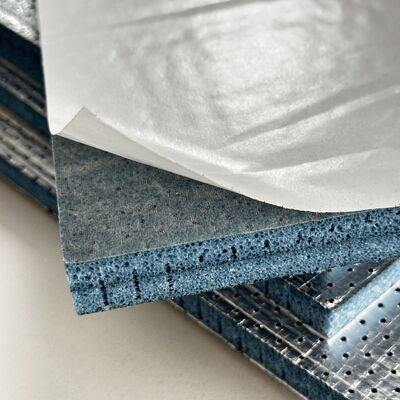 Semi Open Cell Polyolefin PO Acoustic Foam dengan Lapisan Foil Aluminium dan Backing Adhesive Premium Noise Reduction Insulation Boards tahan api dan mudah dipasang untuk sistem ventilasi